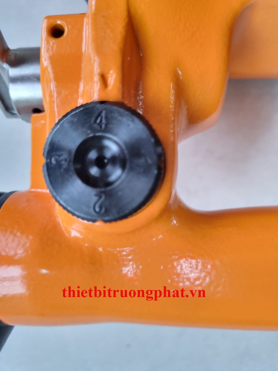 Súng vặn ốc bằng khí nén 1