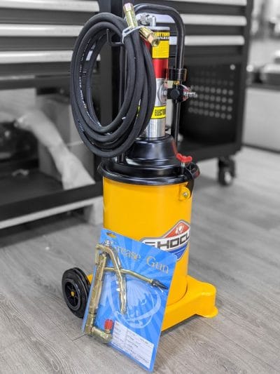 Máy bơm mỡ  12 lít GZ-8