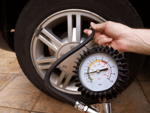 Bơm lốp với áp suất tiêu chuẩn