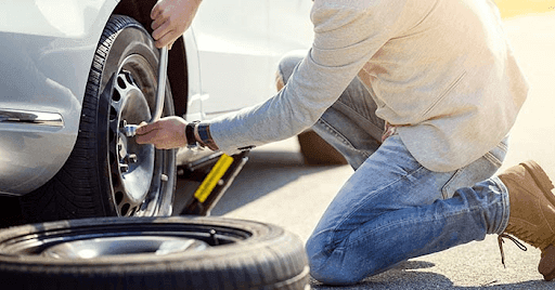 Thay lốp mới nếu vết nứt sâu