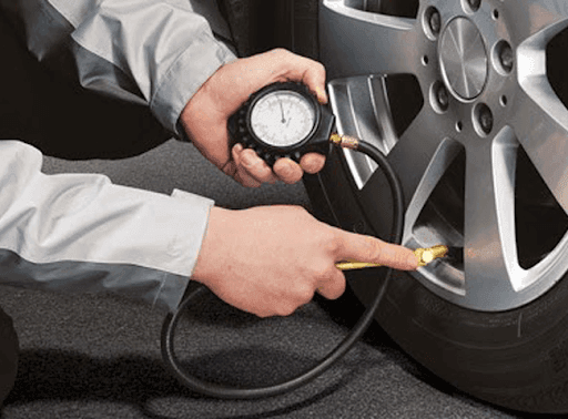 Cách bơm lốp xe máy đúng cách