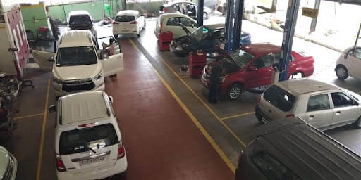 Garage sửa xe ô tô Phương Quý