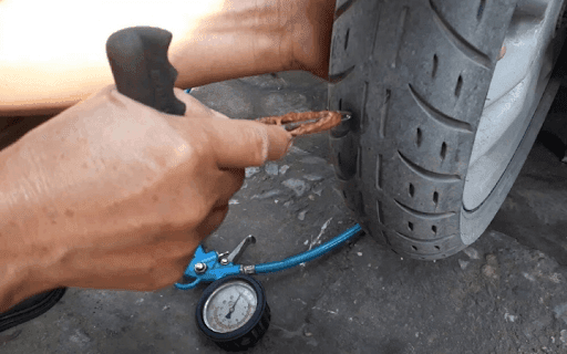 Lốp không săm bị thủng có đi được không?