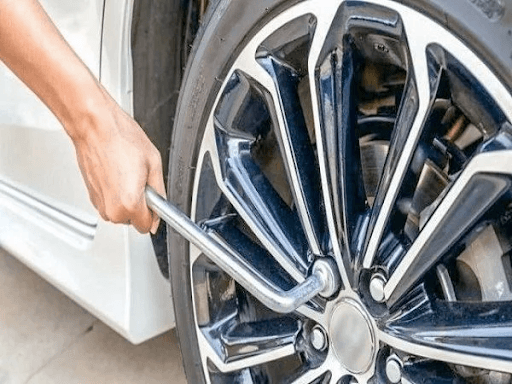 Lực siết bu lông mặt máy là gì?