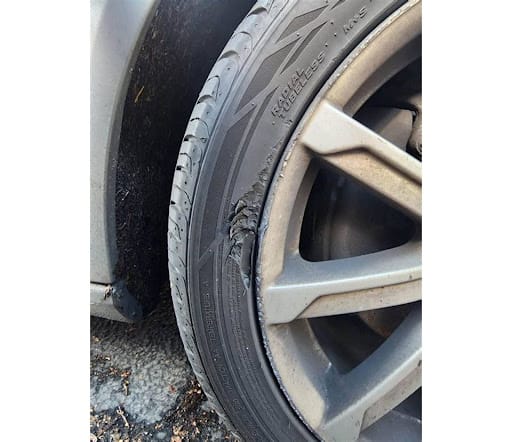 Cần thay lốp xe ô tô nhanh chóng