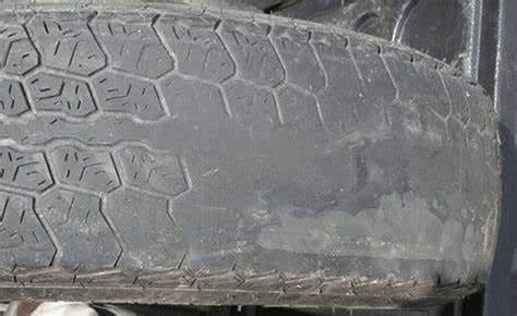 Lốp xe mòn không đều