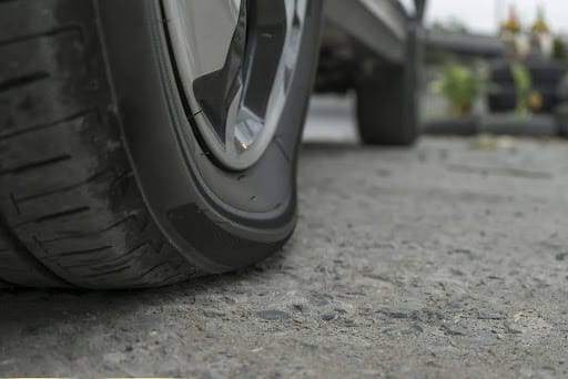 Đổ keo tự vá lốp có tốt không?
